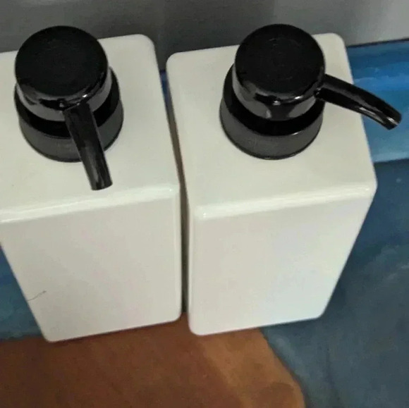 Shampoo And Conditioner Dispenser set Of 2 27oz Modern Refillable (New) - Picture 6 of 8